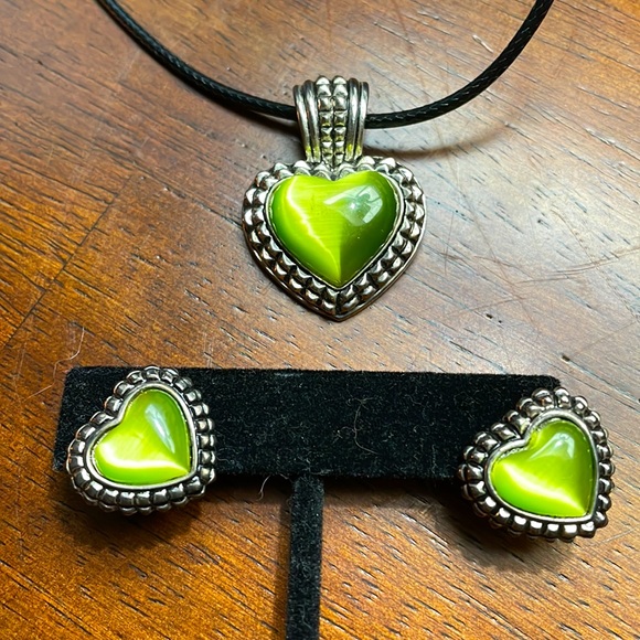 None Jewelry - Stunning Green Hearts “Pendant and Earring’s Set”
